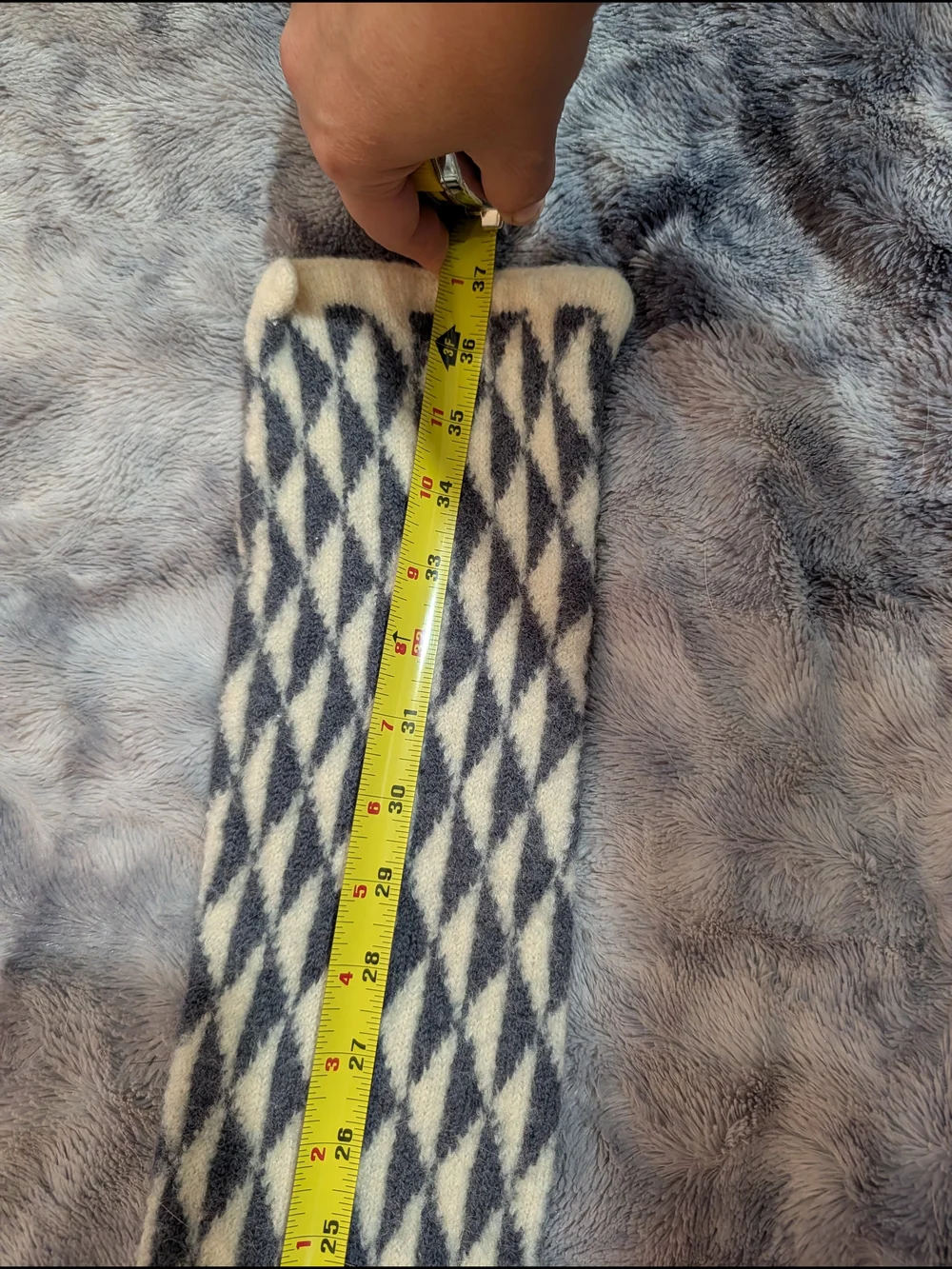 Patterned Wool Scarf - Black & Cream